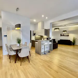 7 Apartament